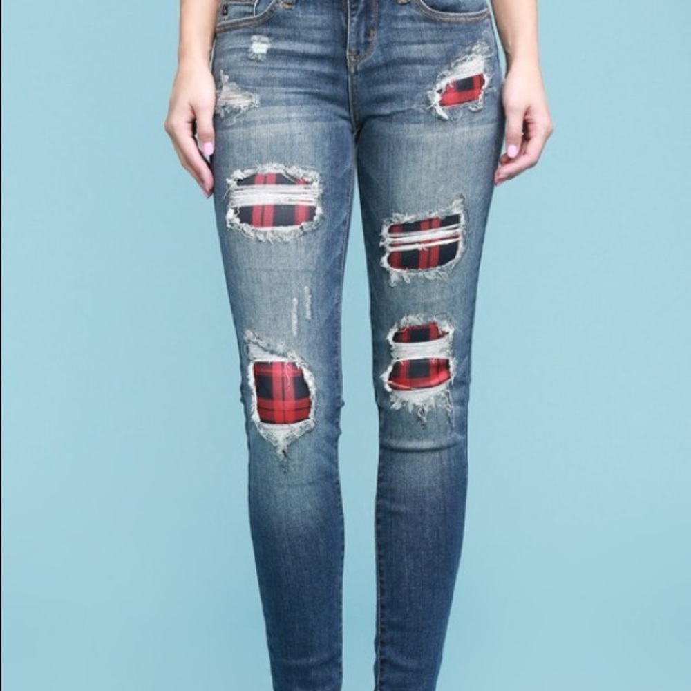 Judy Blue Buffalo Plaid Patch Skinny Ankle Jeans